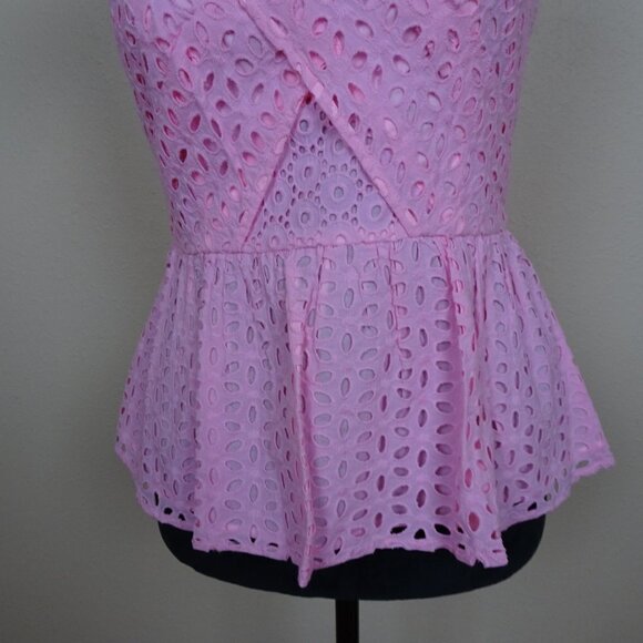 Lilly Pulitzer Diara Pink Eyelet Lace Top Peplum Sleeveless Size 0 - Picture 4 of 10